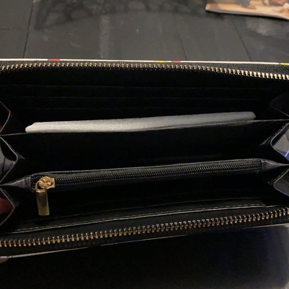 😍Disney Mickey Mouse Wallet Brand New With Tags!! - Picture 6 of 8